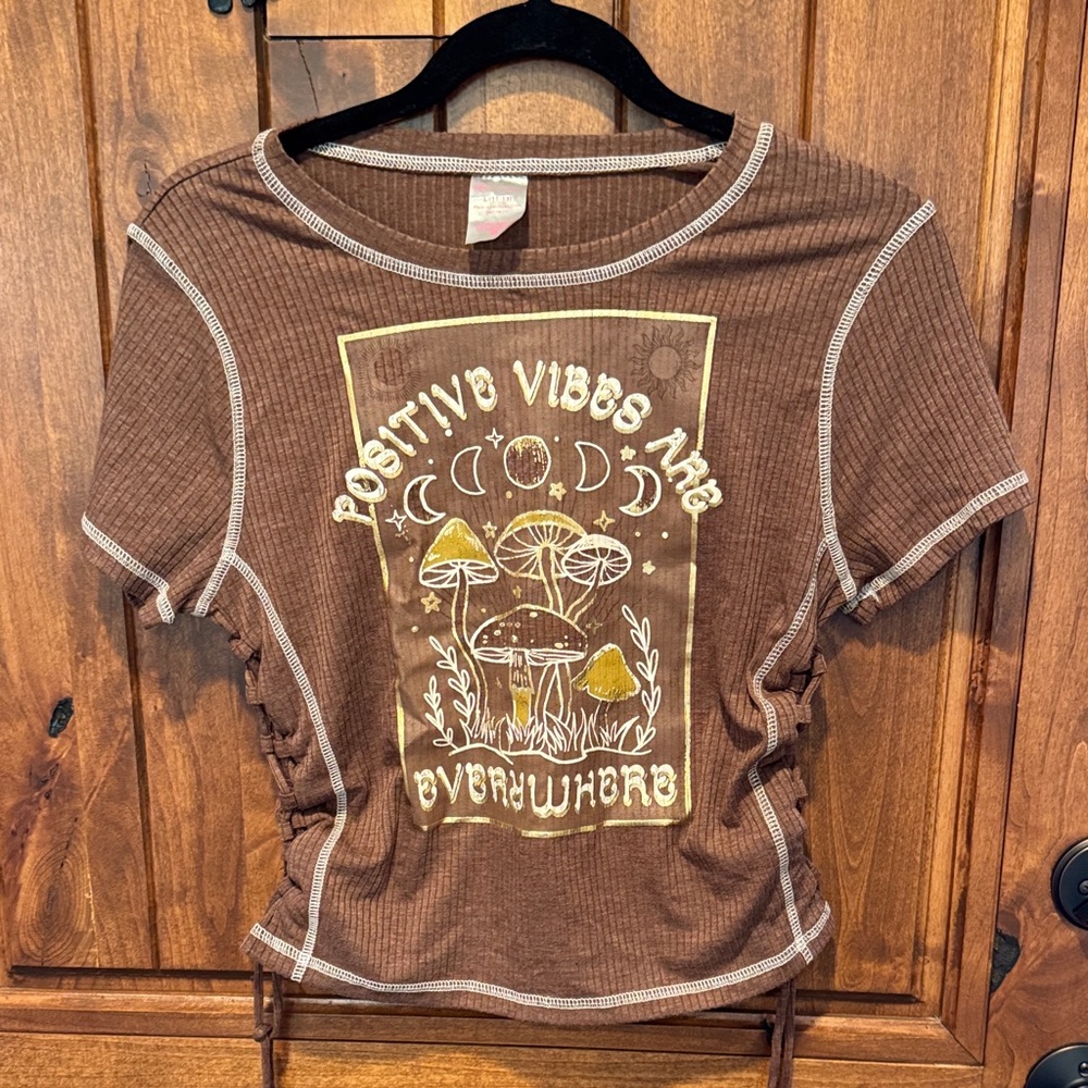 No Boundaries Brown Tee with Graphic Print